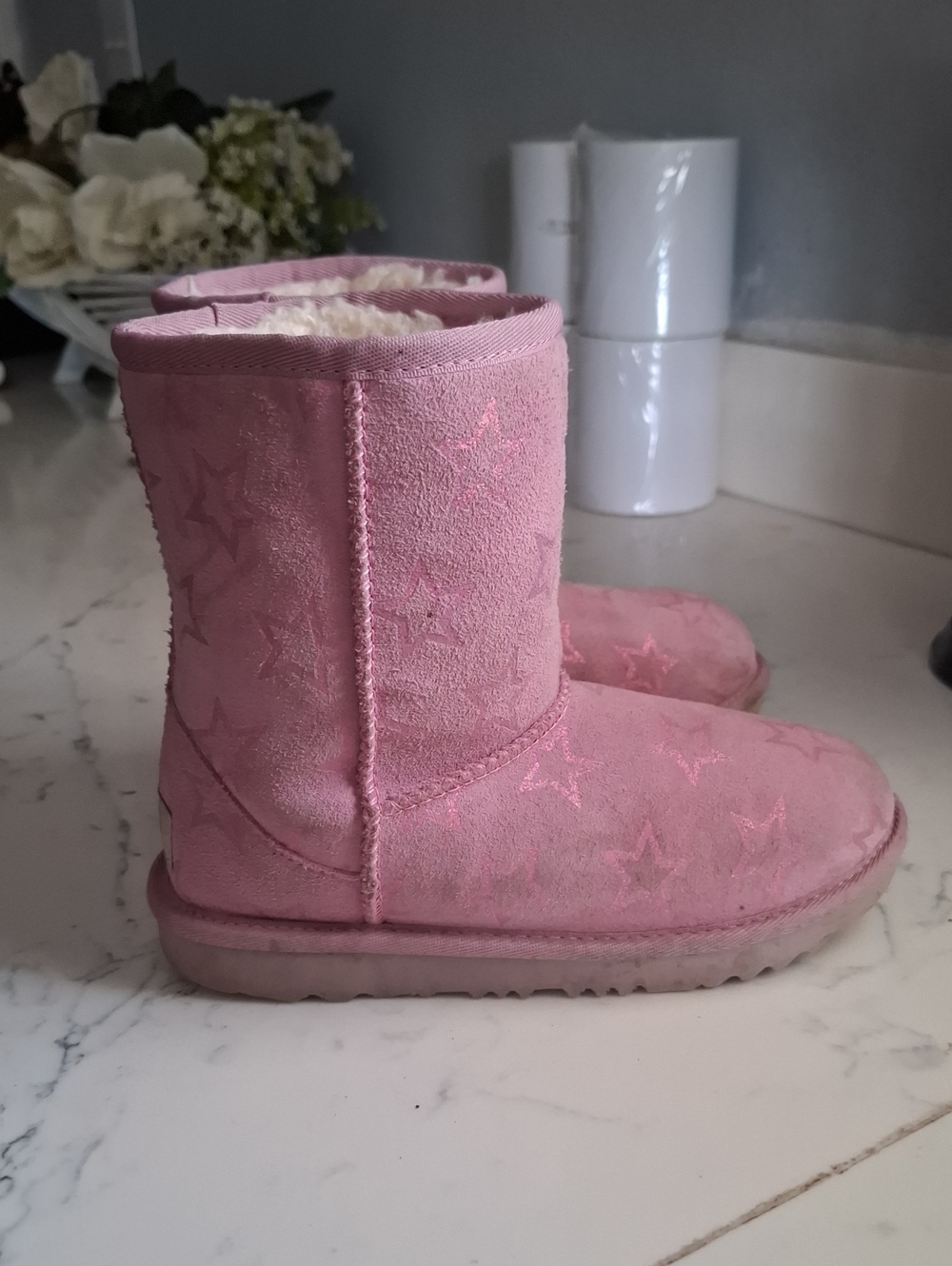 UGG Pink Star-Pattern Kids Shearling Boots